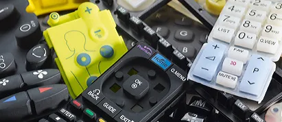 Tangentbord i gummi och silikon med präglade symboler